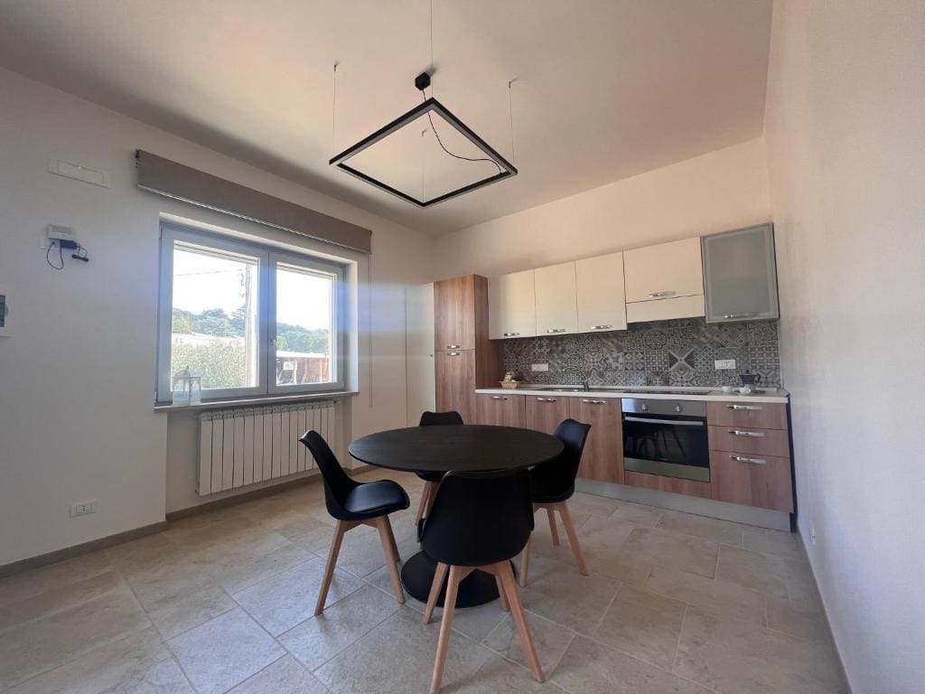 Room room - Image 2