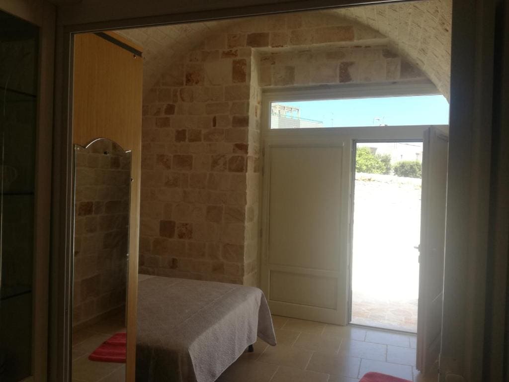House with garden view room - Image 3