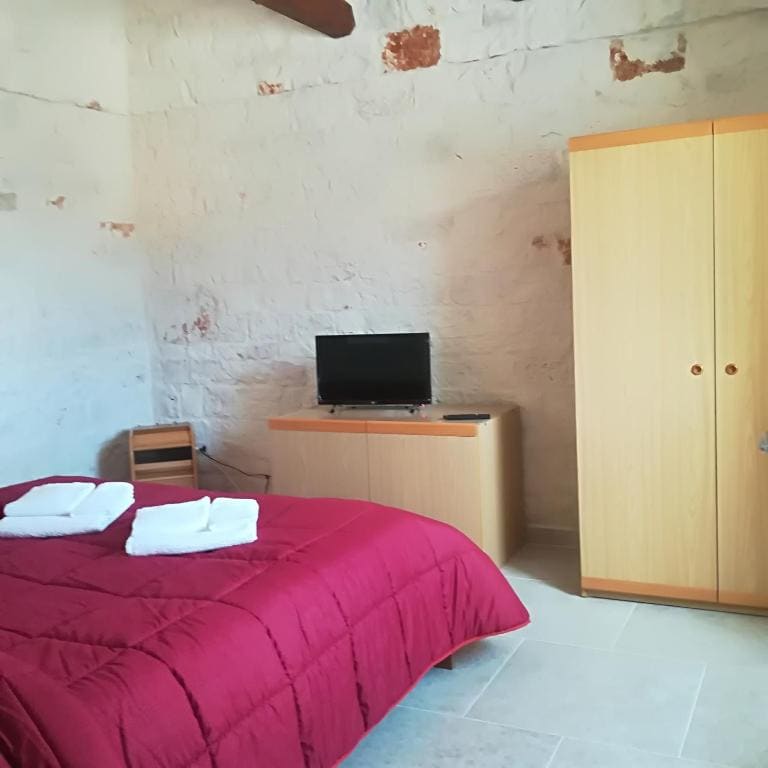 Manor House room - Image 1