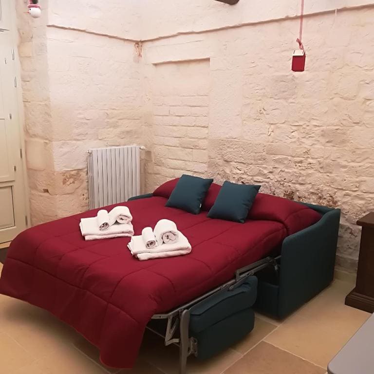 Manor House room - Image 2