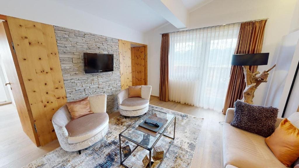 Quadruple Room with Mountain View room - Image 1