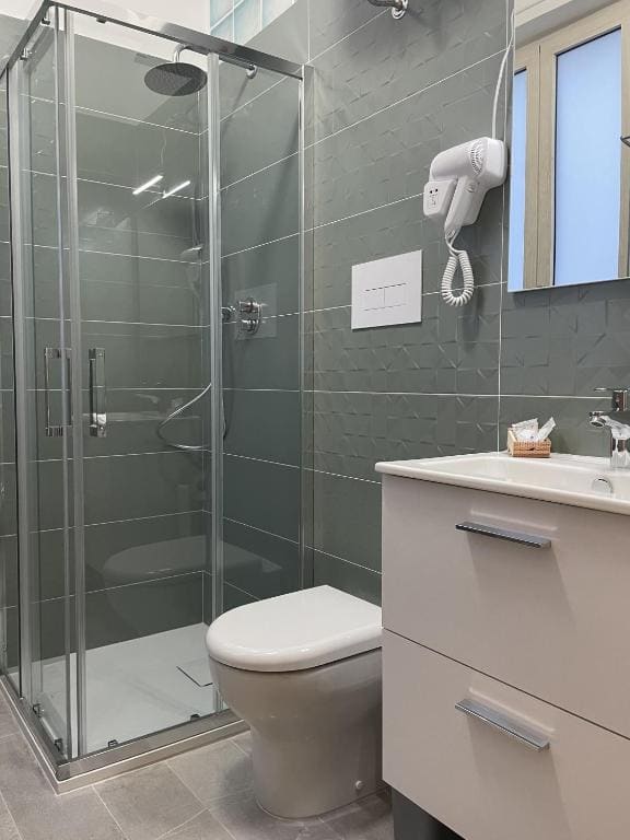 Deluxe Double or Twin Room with Balcony room - Image 2