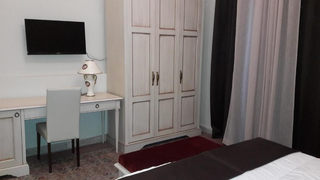 Standard Double or Twin Room room - Image 3