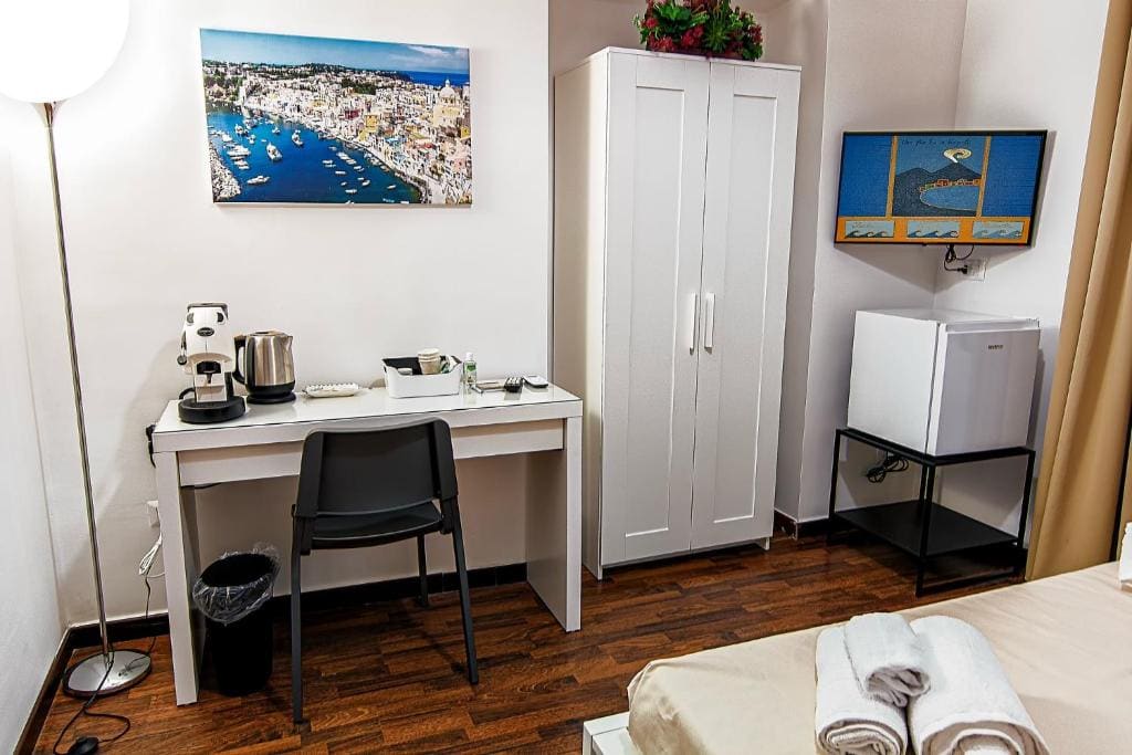 Double Room with Private Bathroom room - Image 2