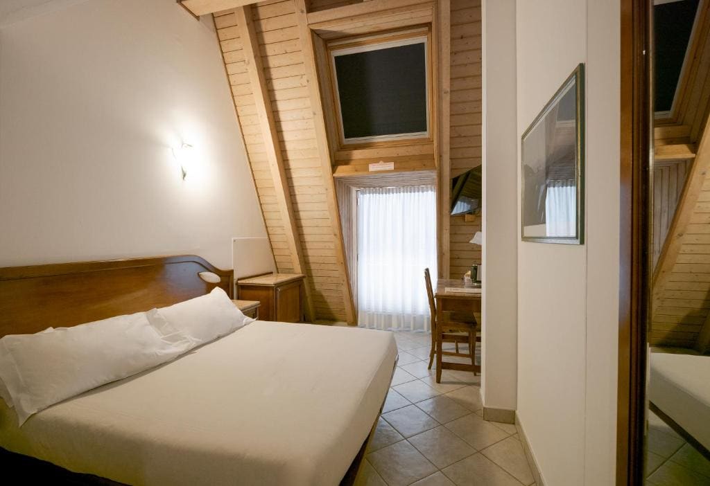Superior Double Room room - Image 3
