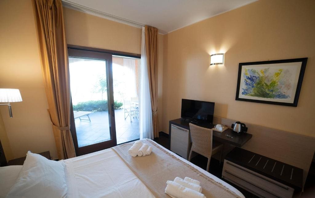 Superior Quadruple Room room - Image 2