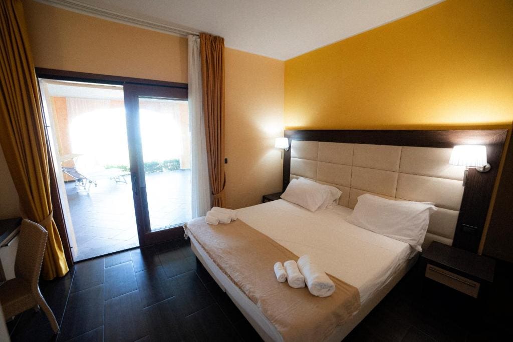Superior Quadruple Room room - Image 1