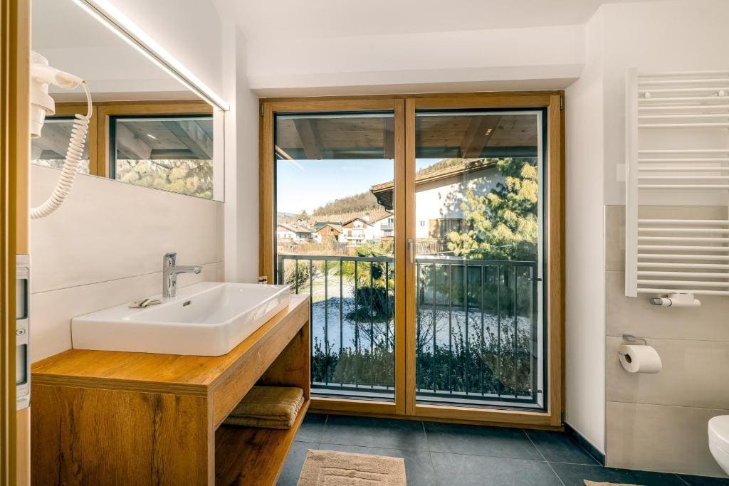 Superior One-Bedroom Apartment with Balcony room - Image 1