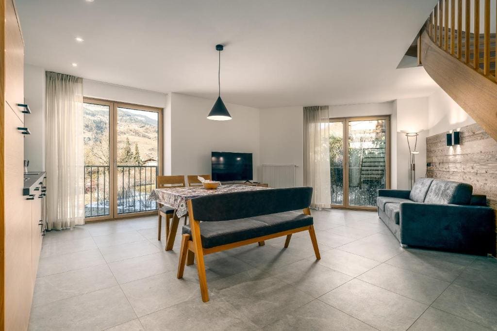 Superior One-Bedroom Apartment with Balcony room - Image 3