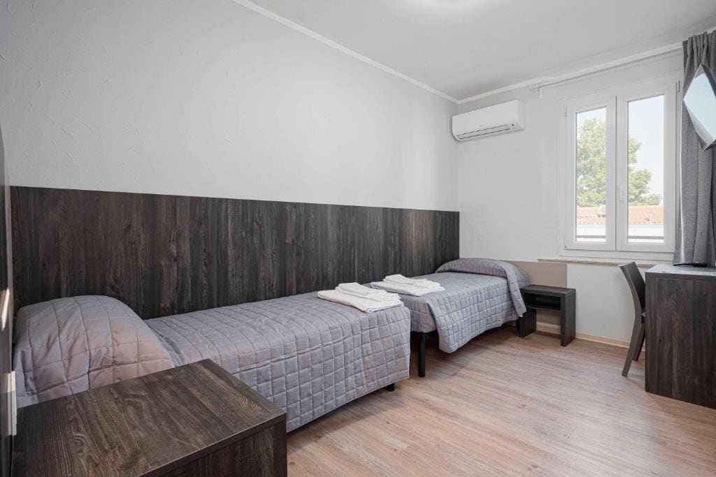 Twin Room room - Image 1