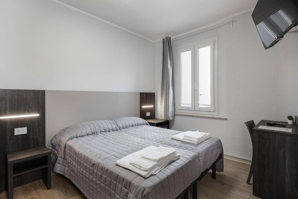 Standard Double Room room - Image 3
