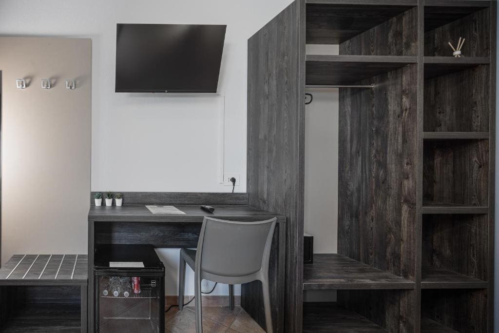 Standard Triple Room room - Image 2