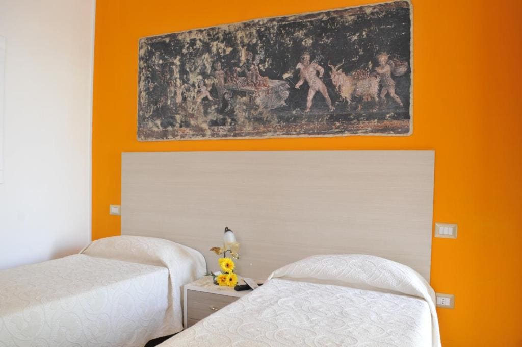 Standard Double or Twin Room room - Image 2