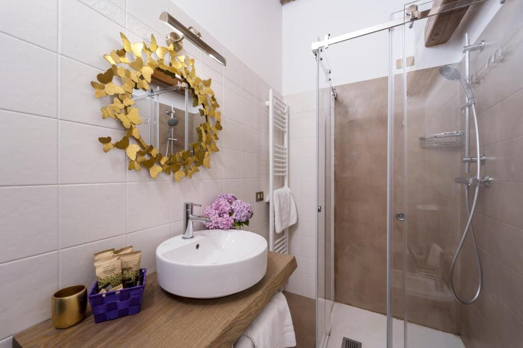 Double Room with Private Bathroom room - Image 3