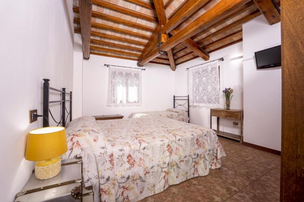 Triple Room with Private Bathroom room - Image 2
