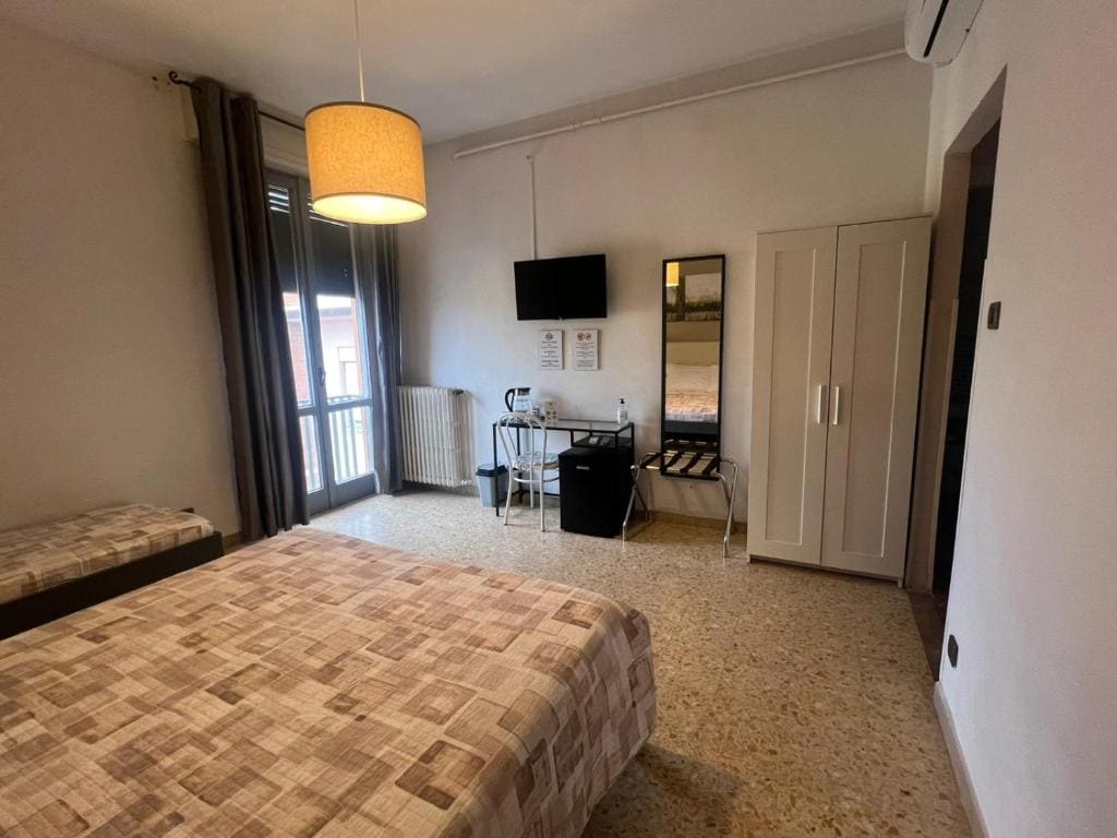 Triple Room with Private Bathroom room - Image 3
