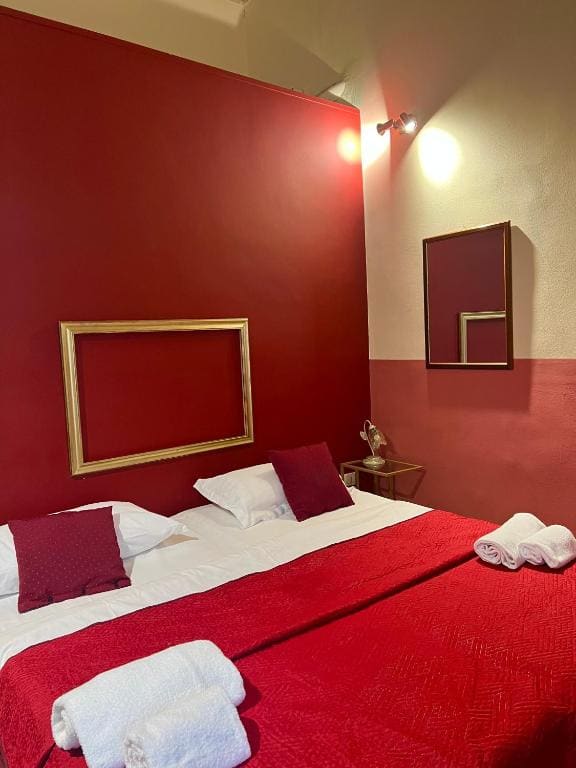 Deluxe Double Room room - Image 2