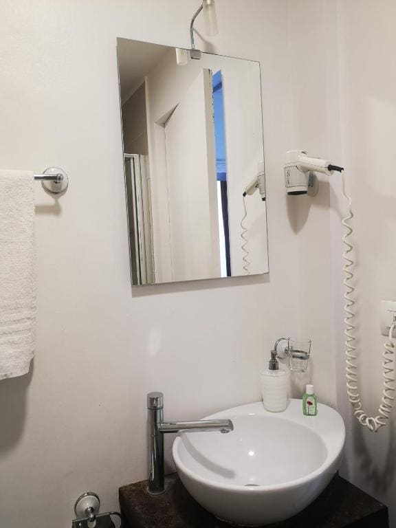 Deluxe Single Room room - Image 2