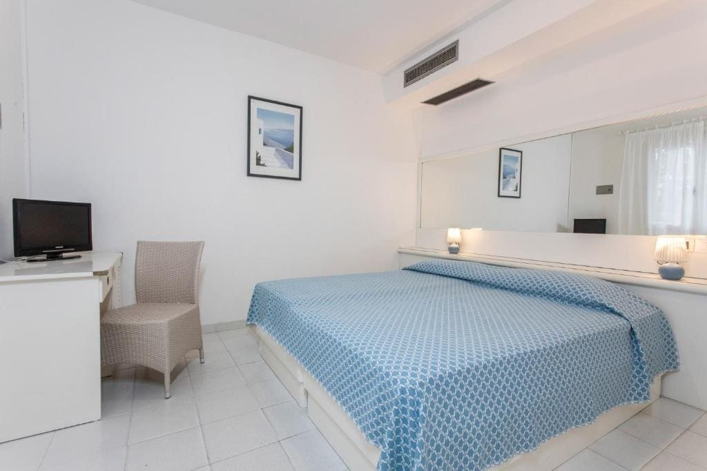 Double or Twin Room with Garden View room - Image 3