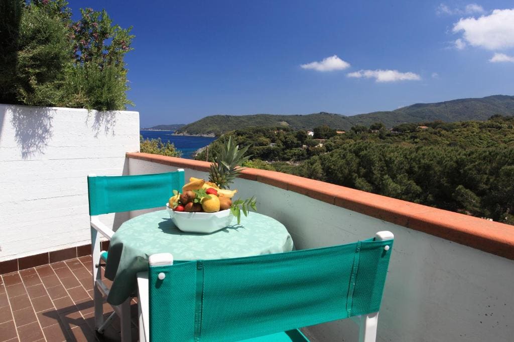 Double or Twin Room with Sea View room - Image 3