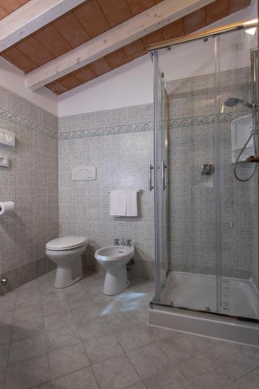 Double or Twin Room with Sea View room - Image 2