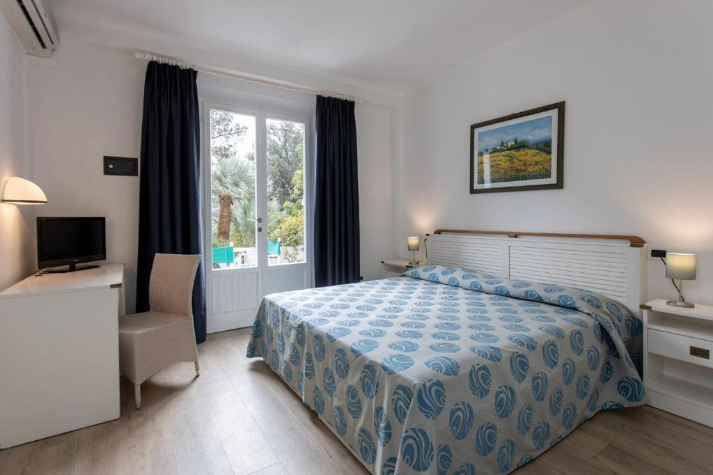 Family Room with Garden View room - Image 1