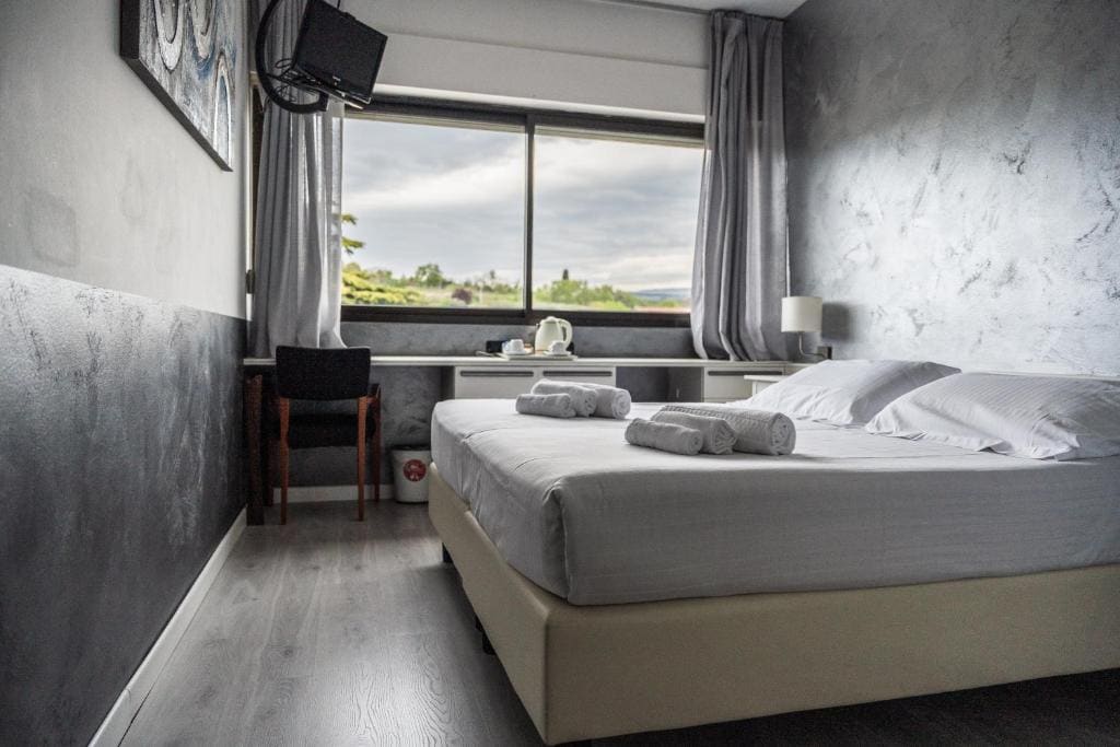 Superior Double Room room - Image 3