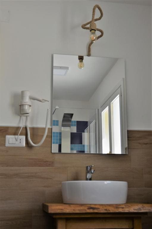 Deluxe Family Room room - Image 3