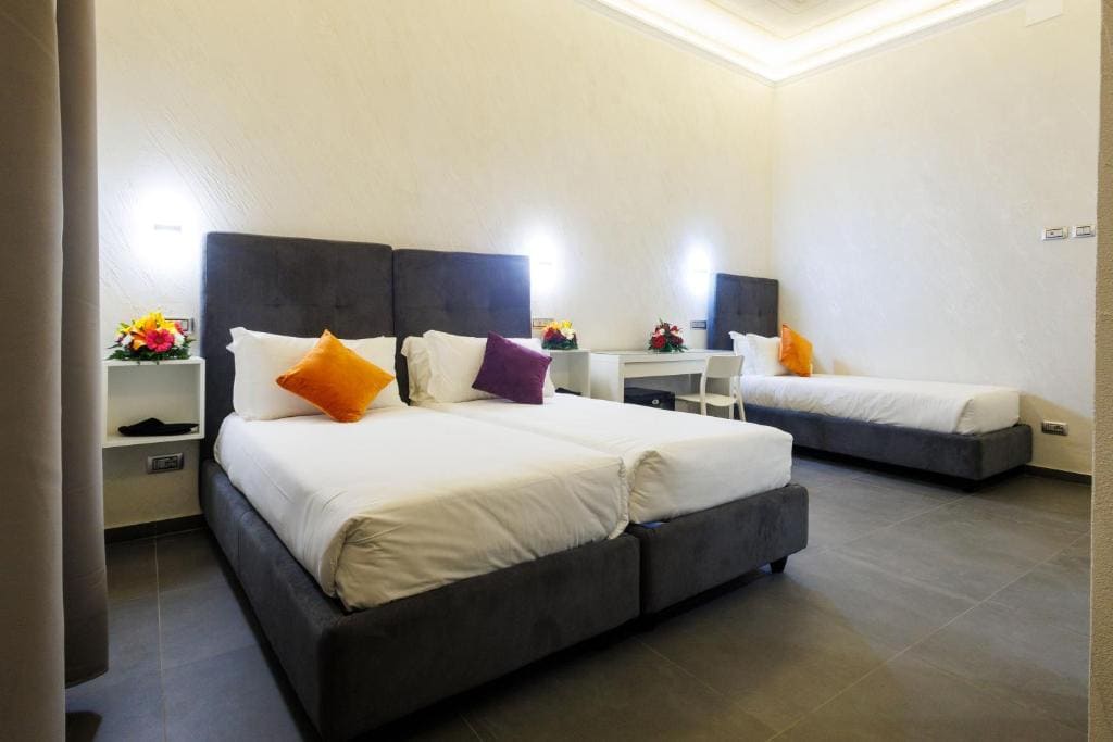 Superior Triple Room room - Image 1