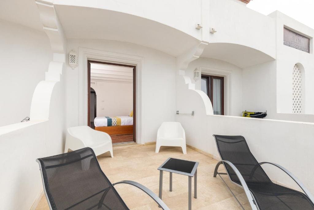 Double Room with Terrace room - Image 2