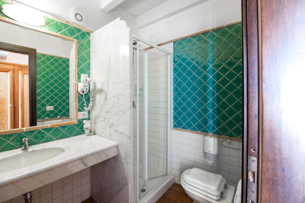 Standard Double Room room - Image 3