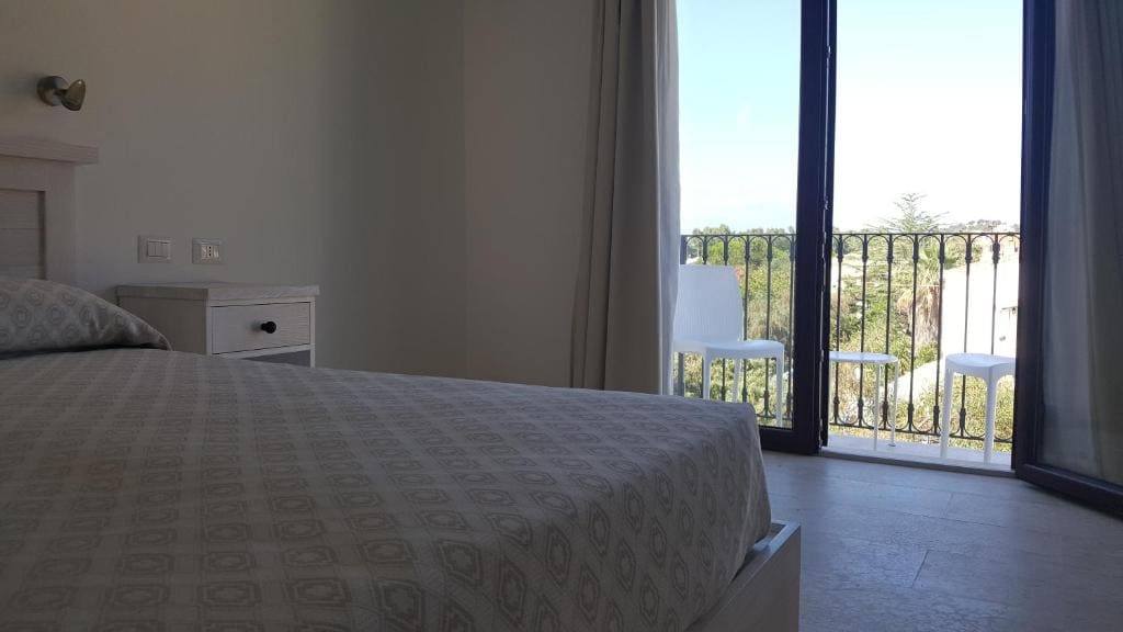 Triple Room with Balcony room - Image 1