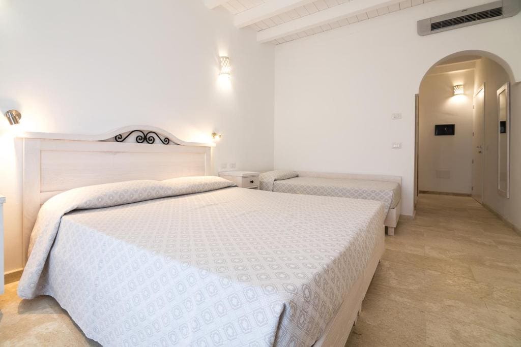 Triple Room with Garden View room - Image 2
