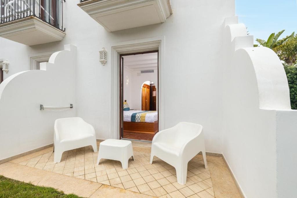 Triple Room with Garden View room - Image 3