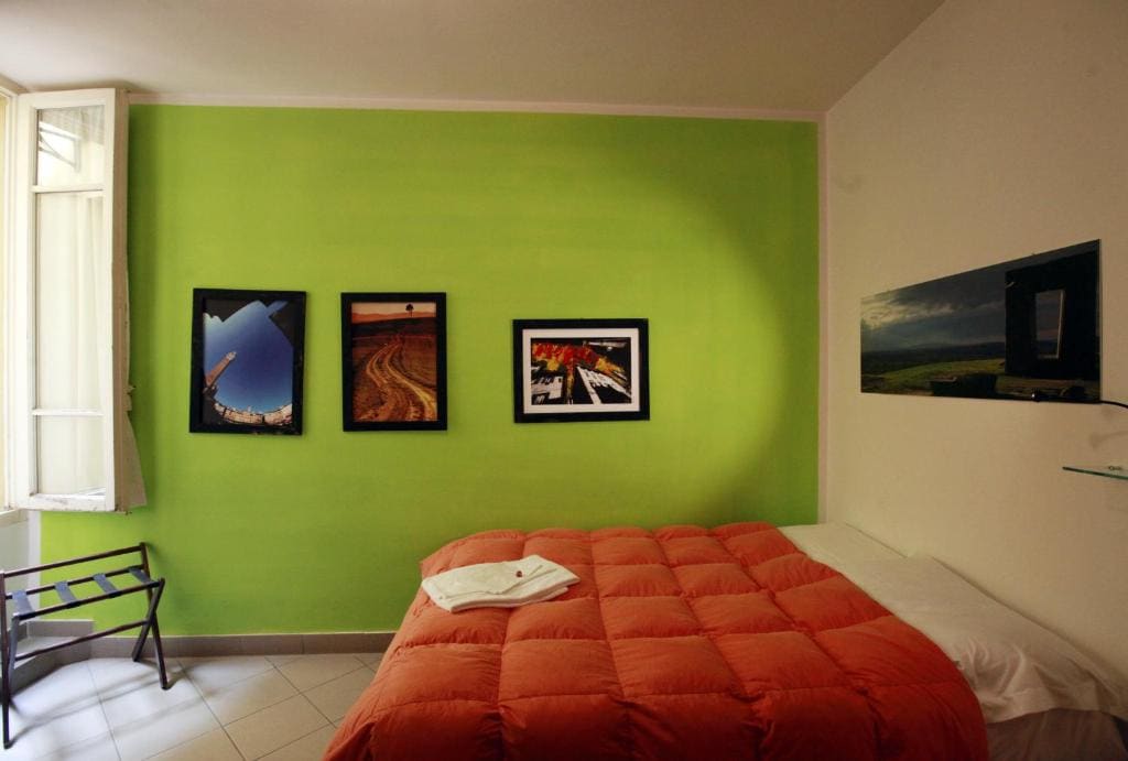 Small Double Room room - Image 1