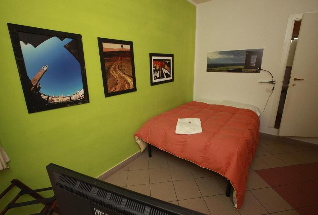 Small Double Room room - Image 3