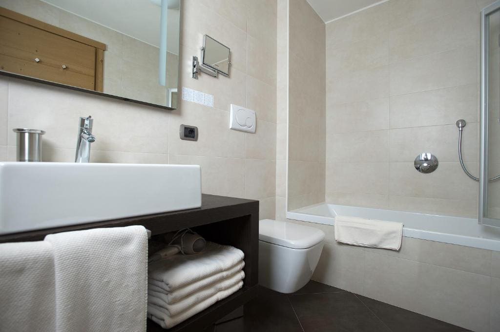 Comfort Quadruple Room with Balcony room - Image 3