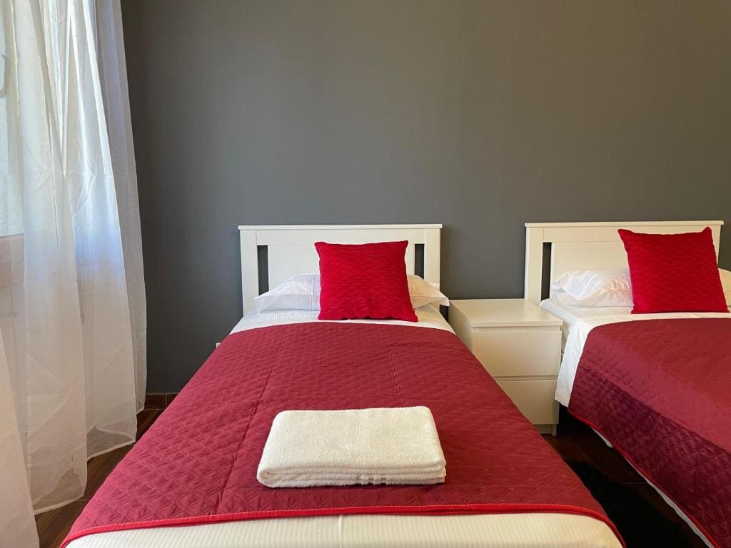 Twin Room with Shared Bathroom room - Image 1