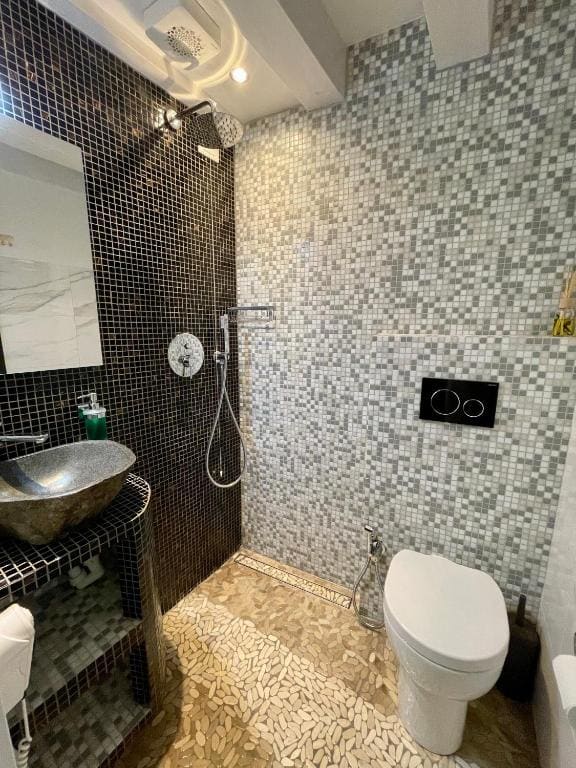 Double Room with Private Bathroom room - Image 1