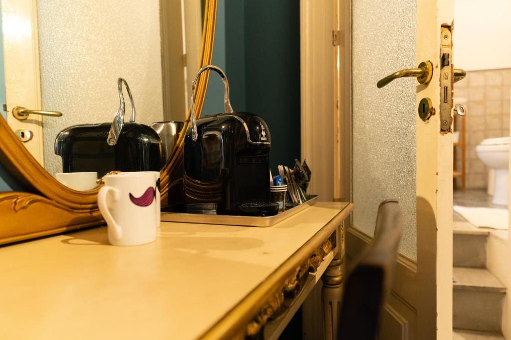 Standard King Room room - Image 3