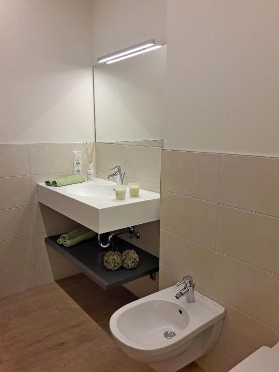 Apartment with Balcony room - Image 2