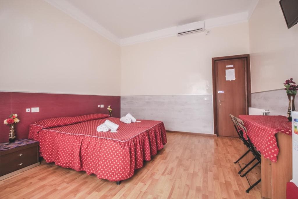 Deluxe Double Room room - Image 2