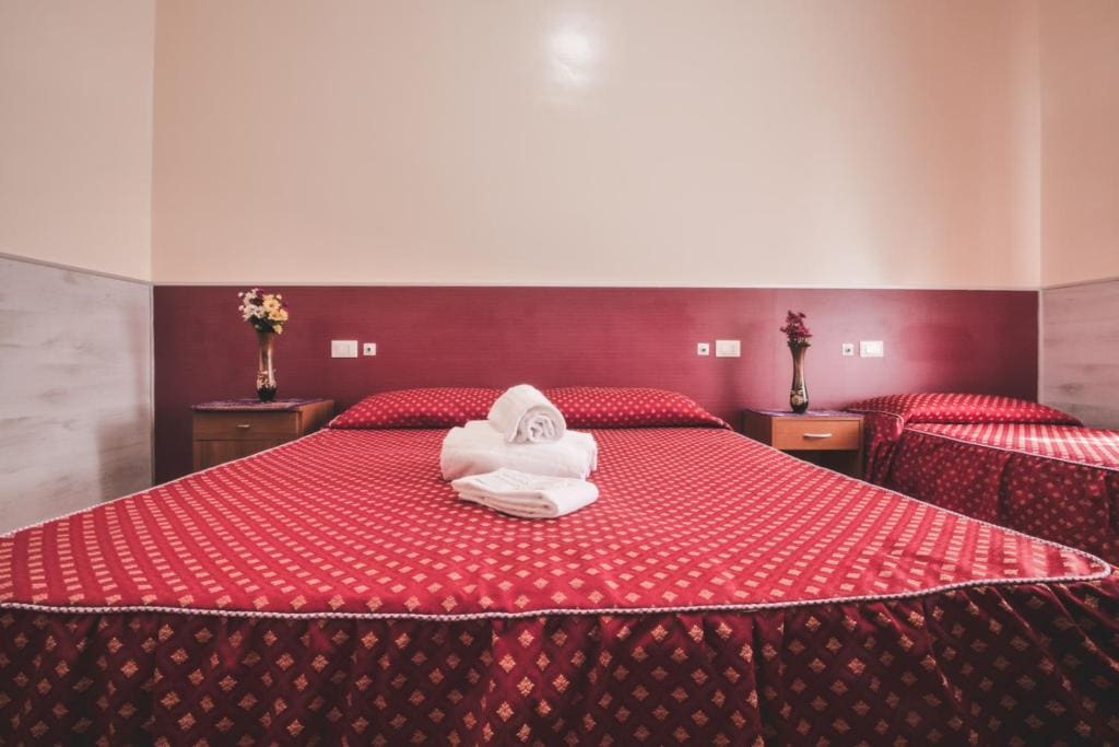 Double Room with Shared Bathroom room - Image 1
