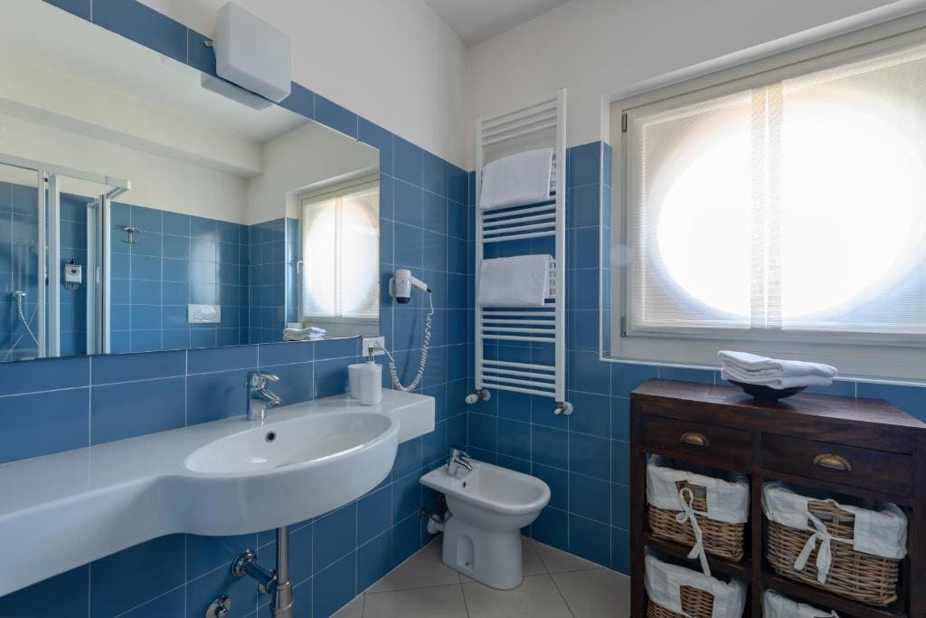 Studio with Lake View room - Image 3