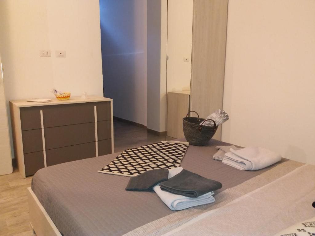 Double Room with Private External Bathroom room - Image 1