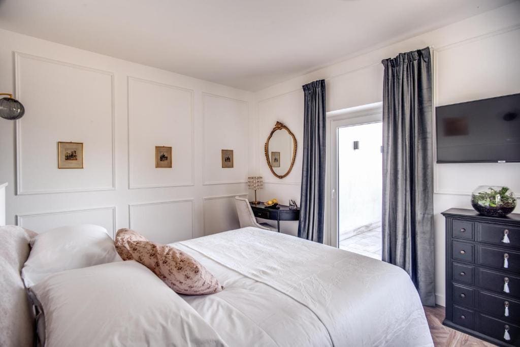 Deluxe Double Room with Terrace room - Image 2