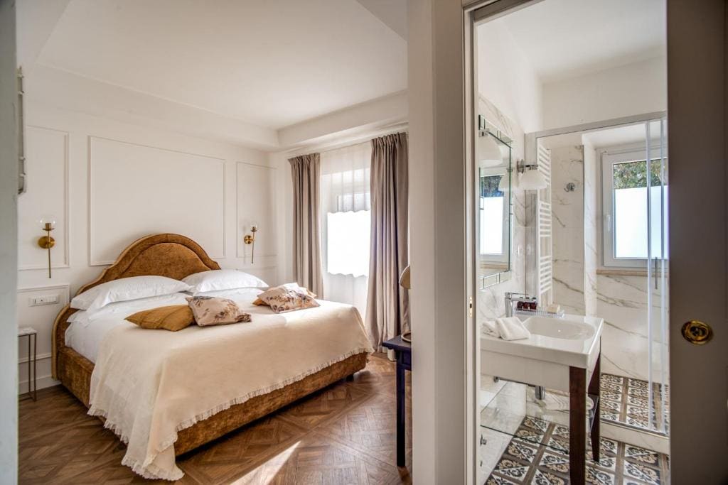 Double King Room room - Image 1