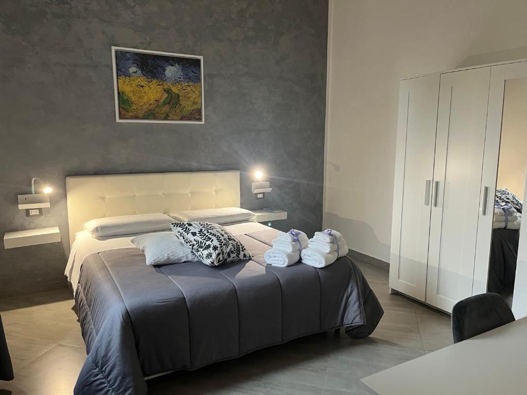 Double Room with Private Bathroom room - Image 3