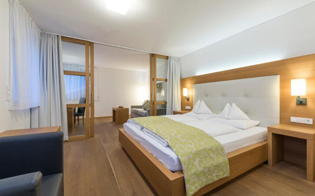 Suite room - Image 1