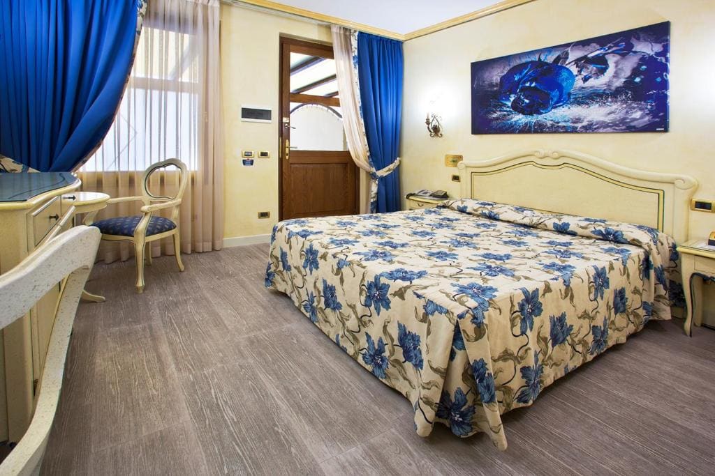 Standard Double Room with Spa Access room - Image 2